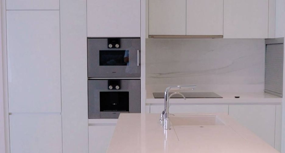 Condo en alquiler de 2 habitaciones en Khlong Toei, Bangkok