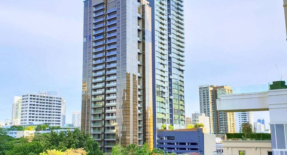 For rent 2 bedrooms condo in Khlong Toei, Bangkok