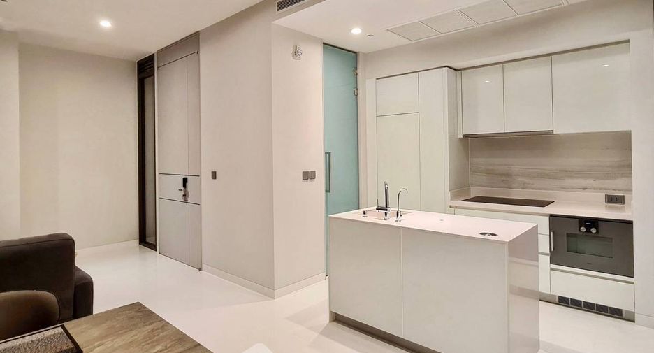 For rent 2 bedrooms condo in Khlong Toei, Bangkok