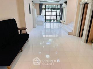 For rent 3 bedrooms townhouse in Watthana, Bangkok