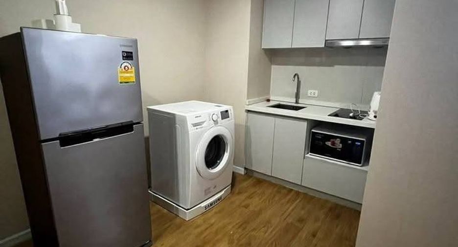 Condo en alquiler de 2 habitaciones en Yan Nawa, Bangkok