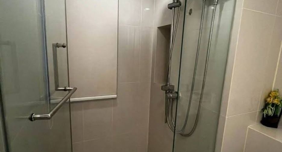 Condo en alquiler de 2 habitaciones en Yan Nawa, Bangkok