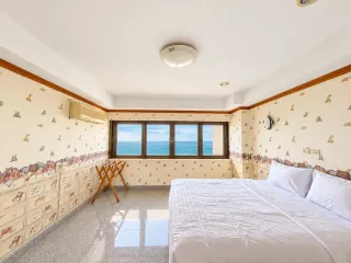 For sale 2 bedrooms condo in Cha Am, Phetchaburi