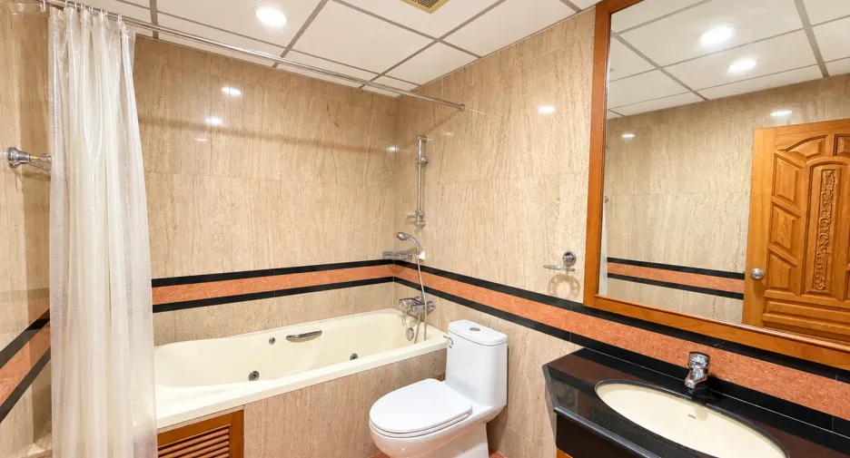 For sale 2 bedrooms condo in Cha Am, Phetchaburi