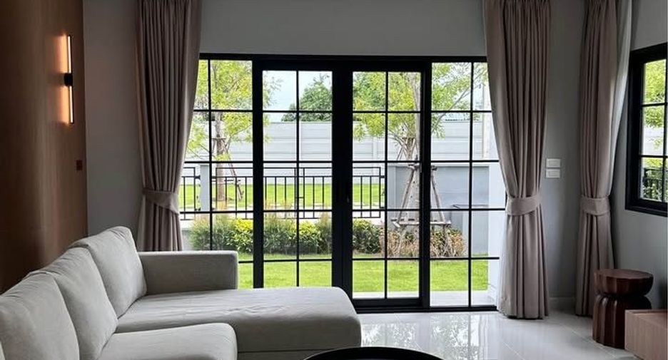 À louer 4 chambres maison à Bang Phli, Samut Prakan