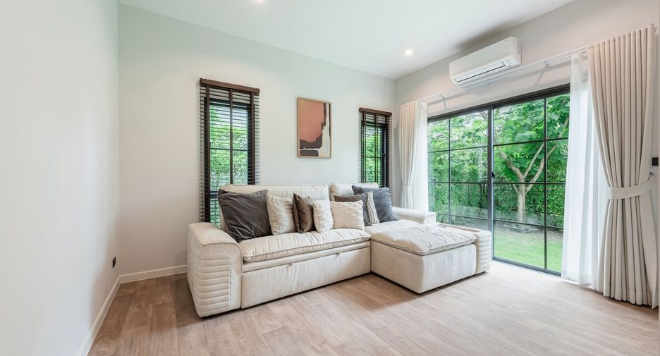 Casa en alquiler de 5 habitaciones en Bang Phli, Samut Prakan