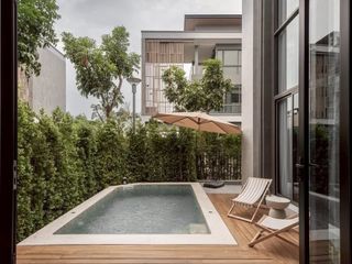 For rent and for sale 5 bedrooms house in Phra Khanong, Bangkok