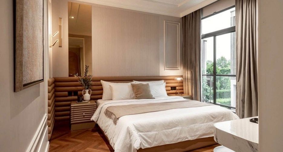 For rent and for sale 5 bedrooms house in Phra Khanong, Bangkok