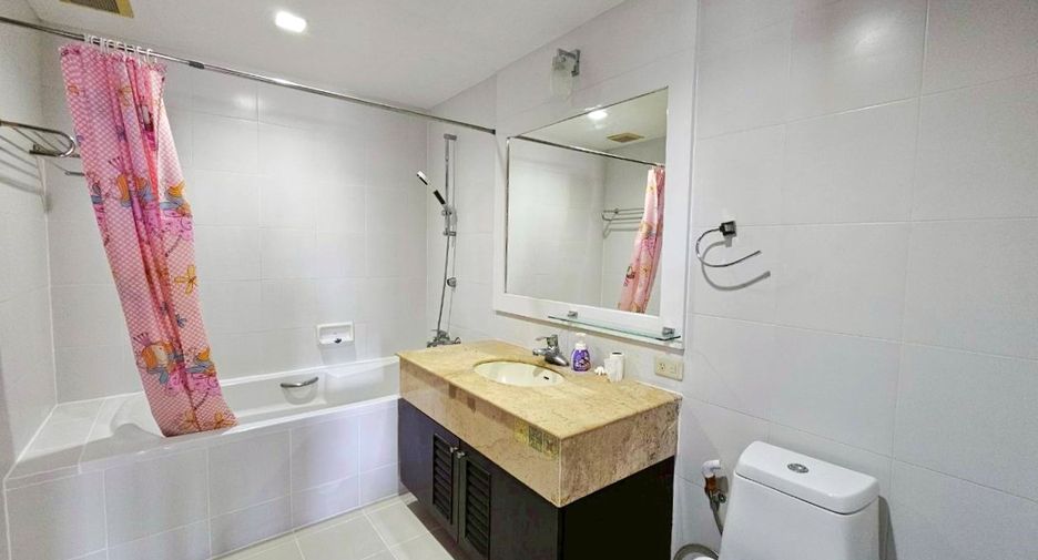 Wohnung zur Miete mit 3 Zimmer in Khlong Toei, Bangkok