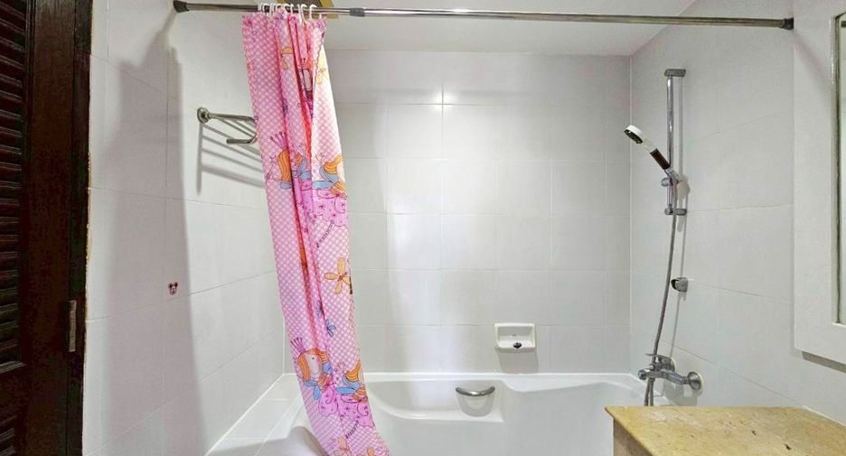 Wohnung zur Miete mit 3 Zimmer in Khlong Toei, Bangkok