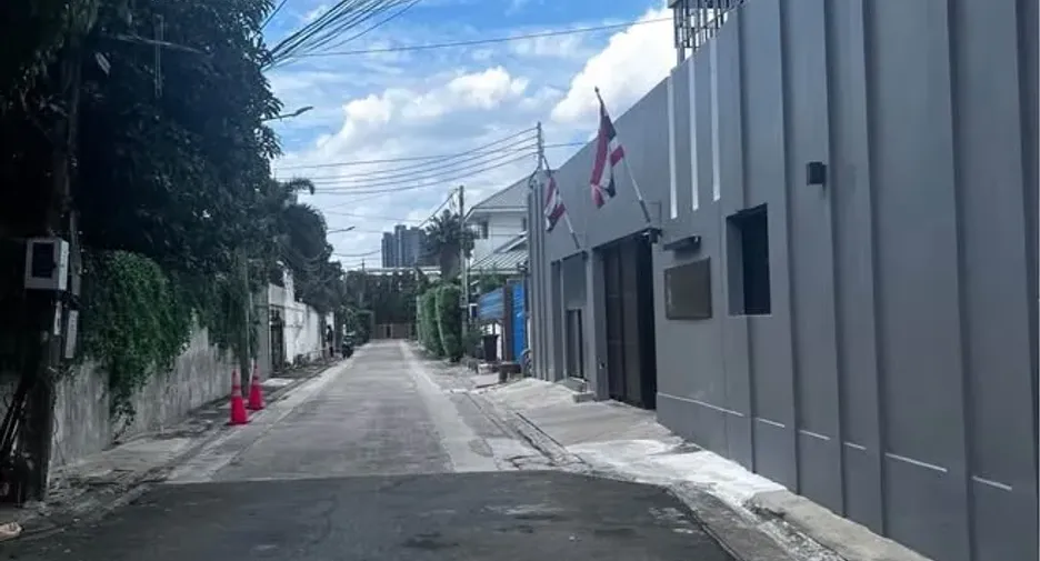 Casa en alquiler de 4 habitaciones en Bang Sue, Bangkok