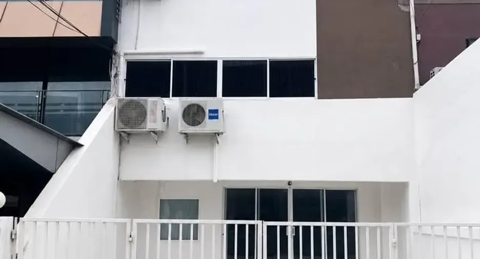 Casa en alquiler de 4 habitaciones en Bang Sue, Bangkok