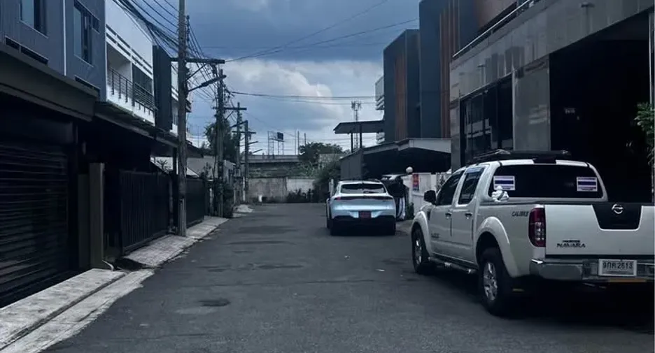 Casa en alquiler de 4 habitaciones en Bang Sue, Bangkok
