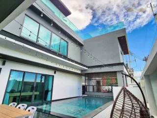 Villa en alquiler de 6 habitaciones en Bang Lamung, Chonburi