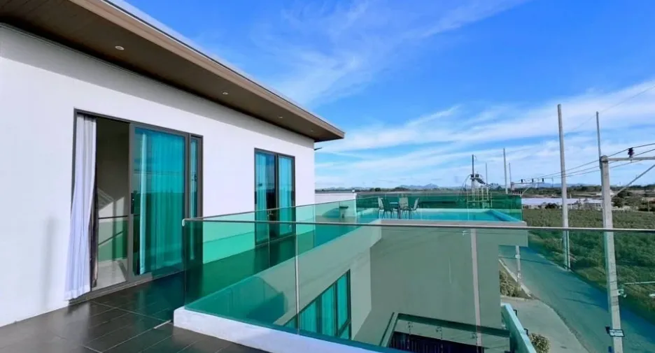 Villa en alquiler de 6 habitaciones en Bang Lamung, Chonburi