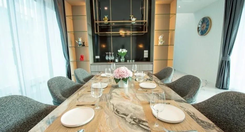 Villa en alquiler de 6 habitaciones en Bang Lamung, Chonburi