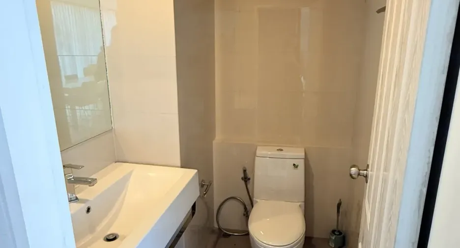 For rent 2 bedrooms condo in Bang Na, Bangkok