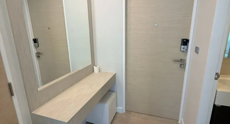 For rent 2 bedrooms condo in Bang Na, Bangkok
