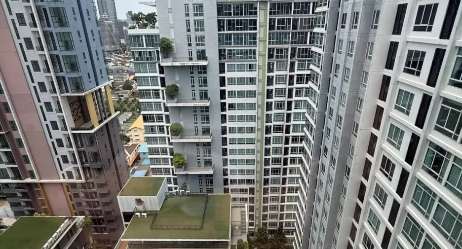 For rent 2 bedrooms condo in Bang Na, Bangkok