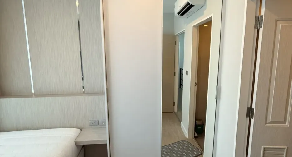 For rent 2 bedrooms condo in Bang Na, Bangkok