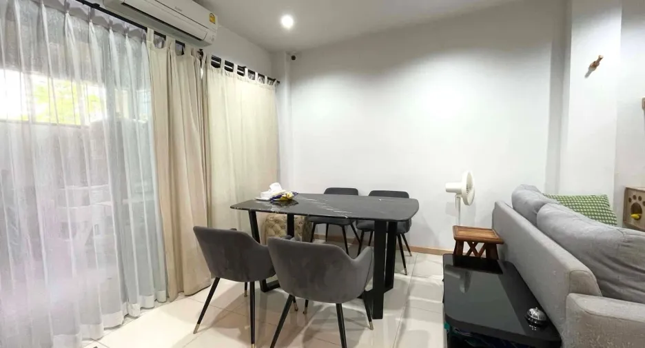 Reihenhaus zum Kauf und zur Miete mit 3 Zimmer in Pak Kret, Nonthaburi