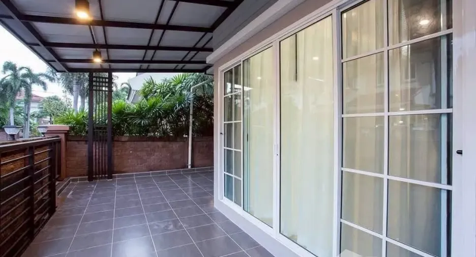 Casa en alquiler de 4 habitaciones en Sai Mai, Bangkok