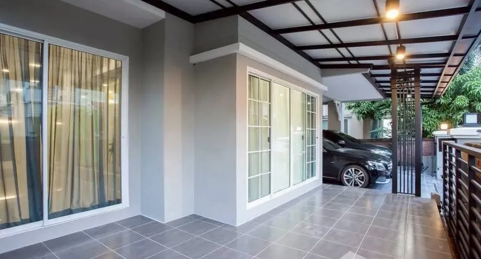 Casa en alquiler de 4 habitaciones en Sai Mai, Bangkok