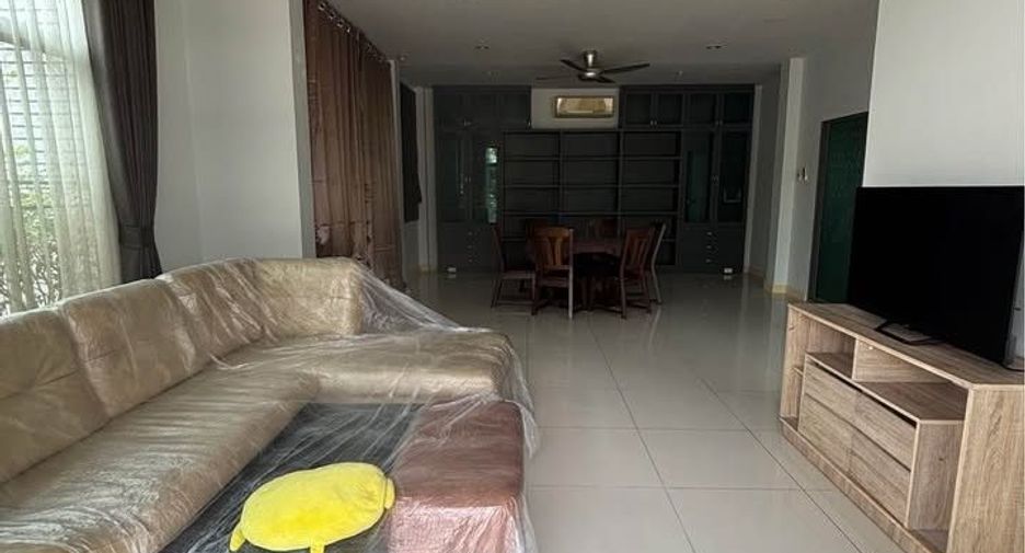 Casa en alquiler de 3 habitaciones en Lat Krabang, Bangkok