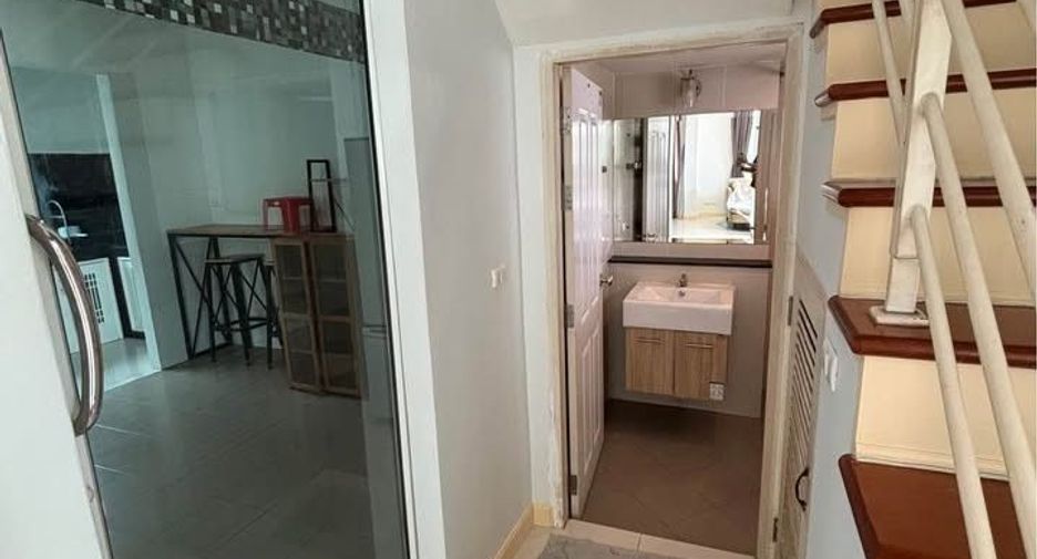 Casa en alquiler de 3 habitaciones en Lat Krabang, Bangkok