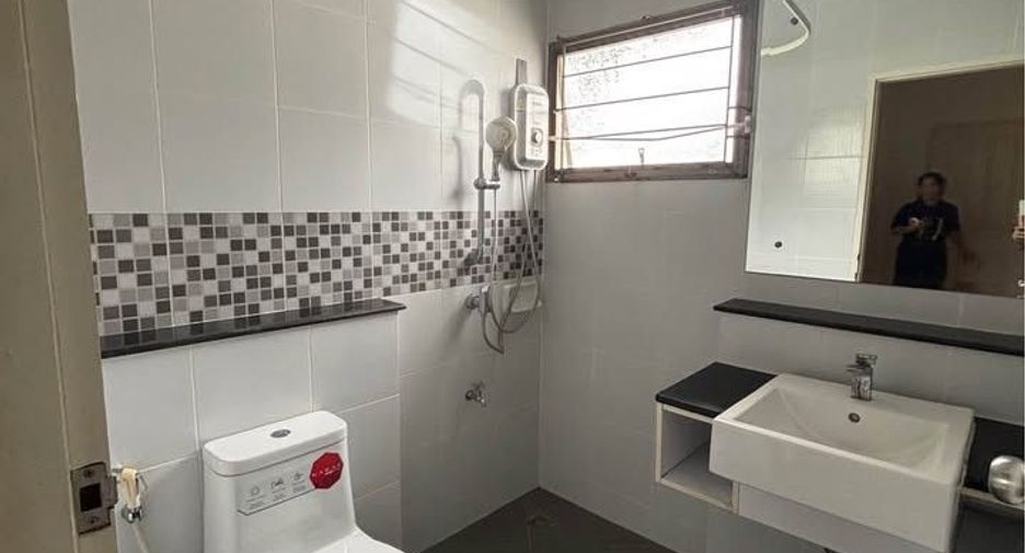 Casa en alquiler de 3 habitaciones en Lat Krabang, Bangkok