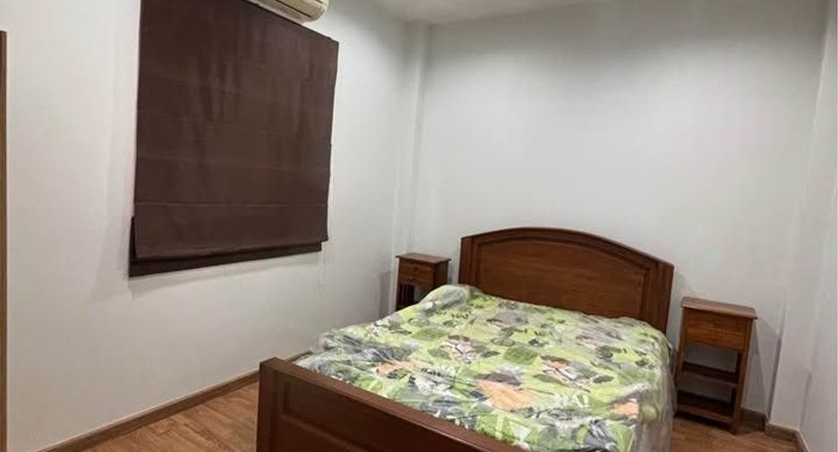 Casa en alquiler de 3 habitaciones en Lat Krabang, Bangkok