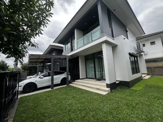 For rent 4 bedrooms house in Bang Kapi, Bangkok
