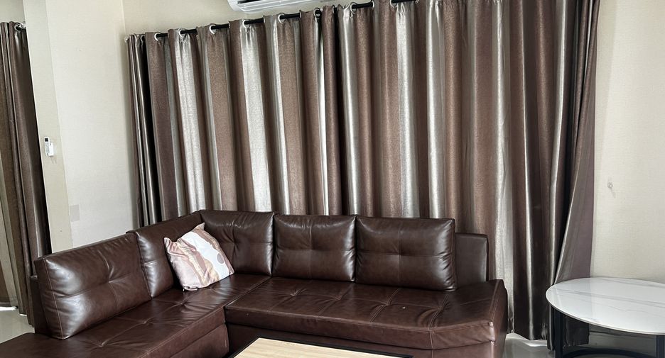 For rent 4 bedrooms house in Bang Kapi, Bangkok