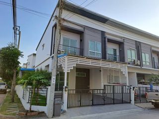 出售 3 卧室 联排别墅 在 Mueang Samut Prakan, Samut Prakan