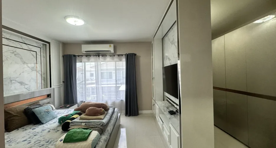 Casa en venta de 4 habitaciones en Pak Kret, Nonthaburi