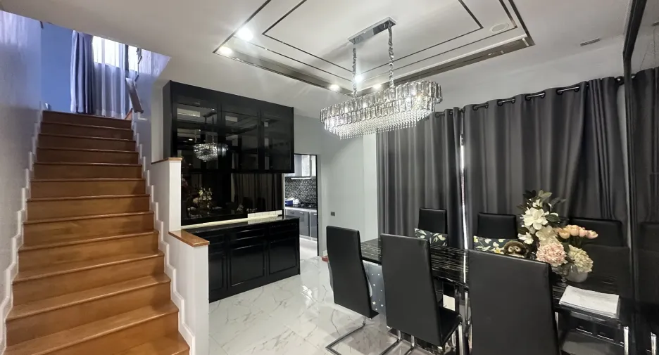 Casa en venta de 4 habitaciones en Pak Kret, Nonthaburi