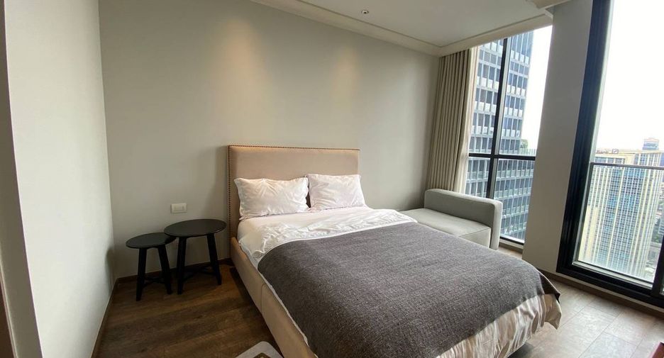 For rent 3 bedrooms condo in Pathum Wan, Bangkok