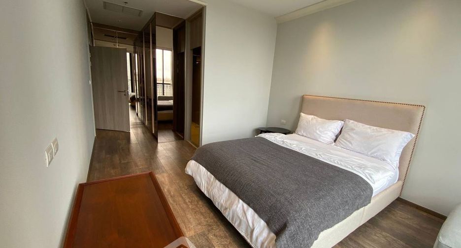 For rent 3 bedrooms condo in Pathum Wan, Bangkok