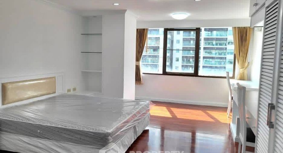 For rent 3 bedrooms condo in Khlong Toei, Bangkok