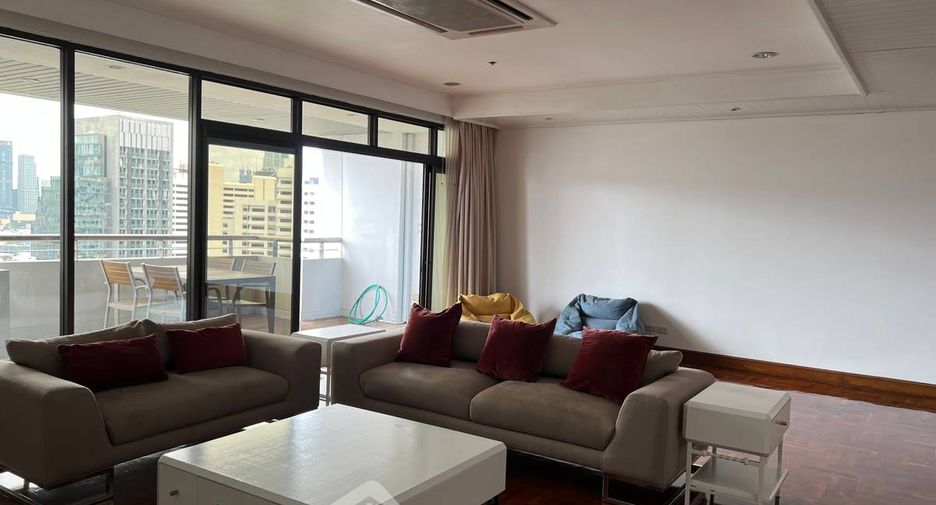 Condo en alquiler de 3 habitaciones en Watthana, Bangkok