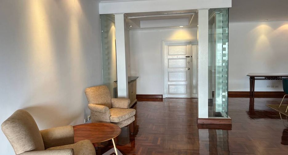 Condo en alquiler de 3 habitaciones en Watthana, Bangkok
