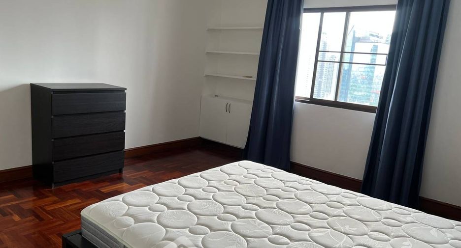 Condo en alquiler de 3 habitaciones en Watthana, Bangkok