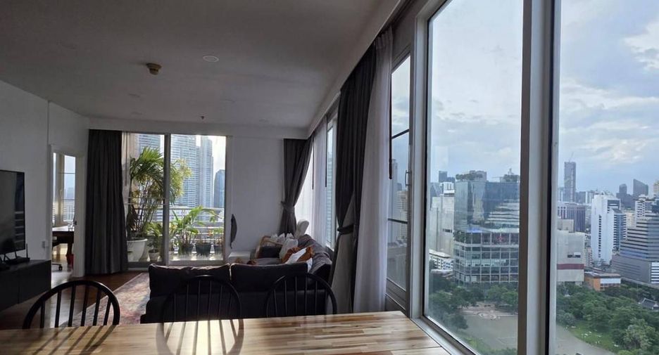 For sale 3 ベッドルーム condo in Khlong Toei, Bangkok