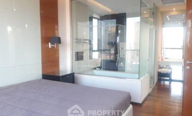 For sale 2 bedrooms condo in Khlong Toei, Bangkok