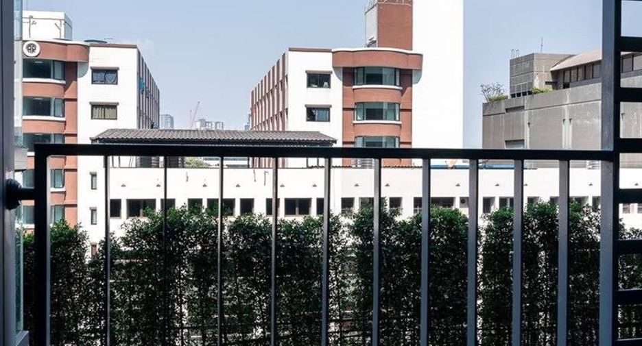For sale 1 bed condo in Phra Khanong, Bangkok