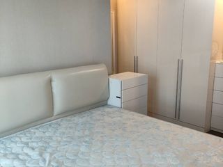 Condo en venta y en alquiler de 2 habitaciones en Huai Khwang, Bangkok