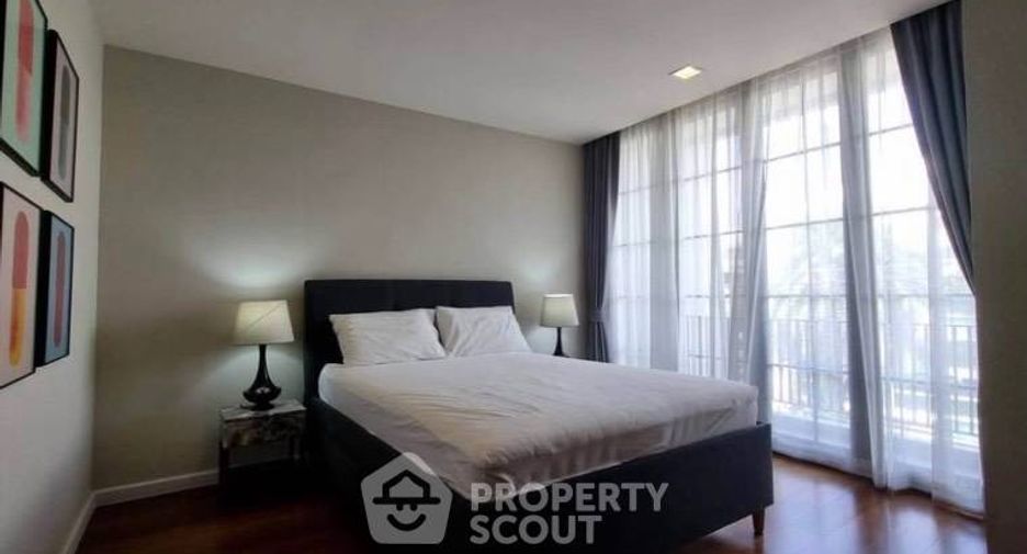 Casa adosada en alquiler y en venta de 4 habitaciones en Watthana, Bangkok