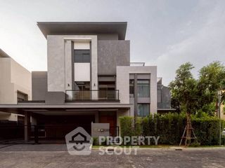 For rent そして for sale 5 ベッドルーム house in Phra Khanong, Bangkok