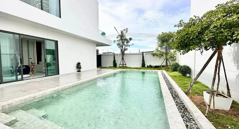 For rent 5 bedrooms villa in Bang Lamung, Chonburi