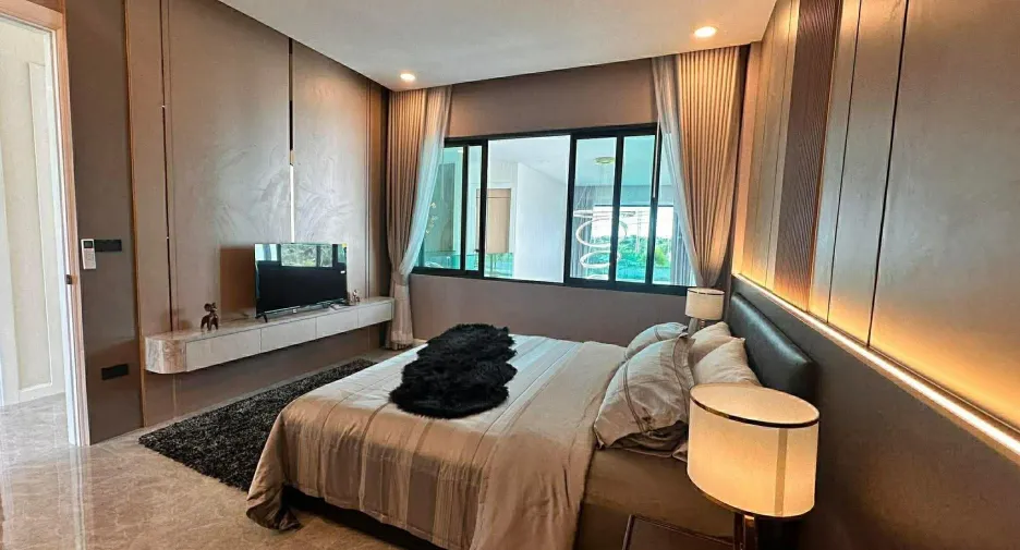 For rent 5 bedrooms villa in Bang Lamung, Chonburi